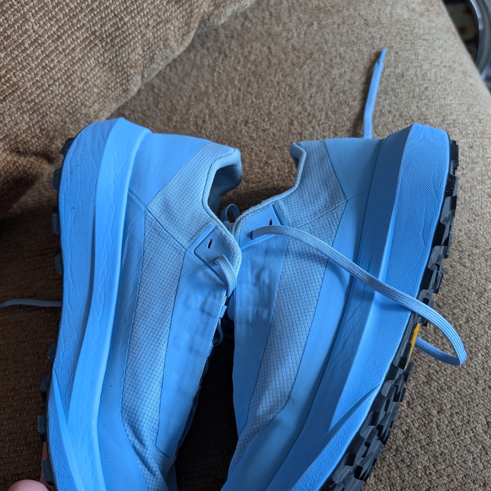 Arc'teryx Women's Norvan Vibrant Blue Athletic Shoes - Picture 16 of 16